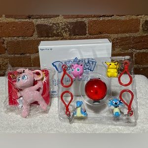 Vintage 1990 Pokemon Mew Zipper Pull Key Clip Set Combo Collector’s Items